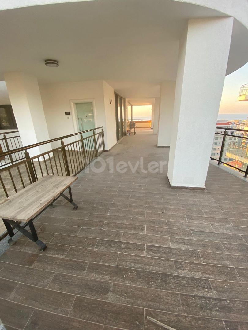 Sea view apartment for sale in a residence in the center of Kyrenia ** 