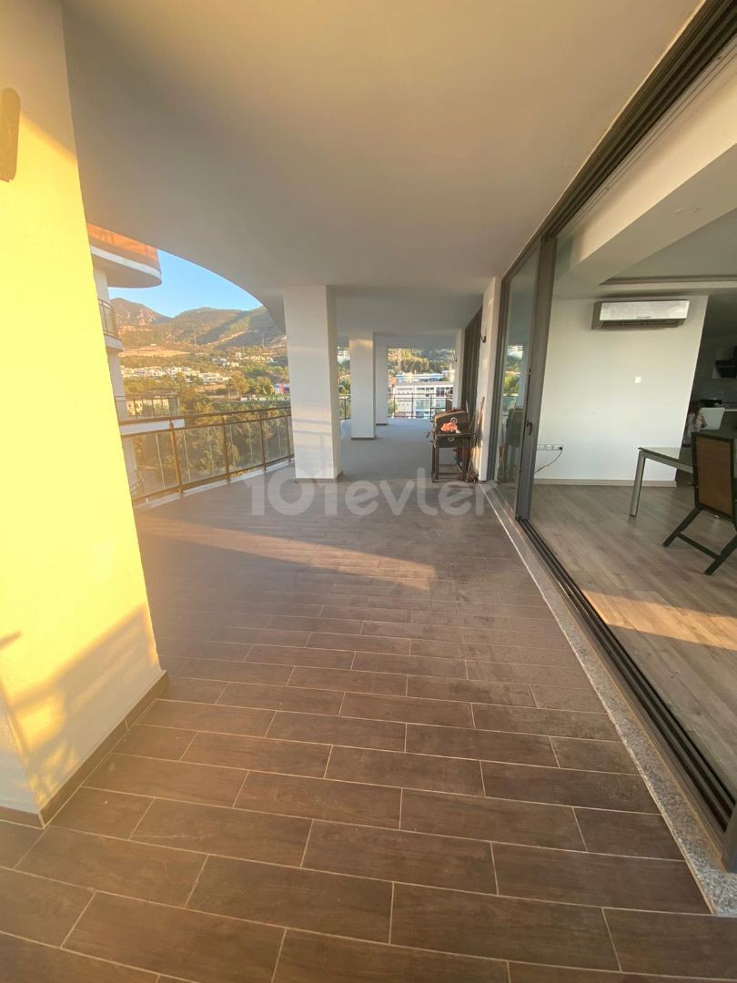 Sea view apartment for sale in a residence in the center of Kyrenia ** 