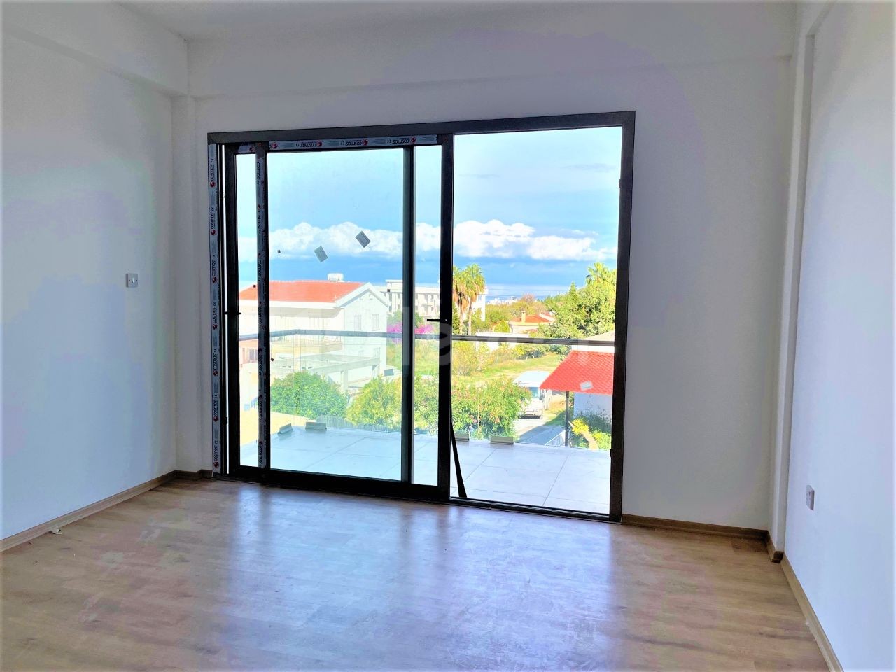 Sea view apartment in Lapta