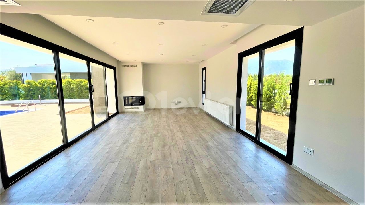 Luxusvilla zum Verkauf in Kyrenia/Chatalköy ** 