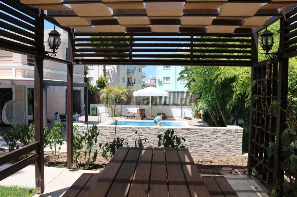 4 + 1 Villa with private pool for sale in the center of Kyrenia ** 