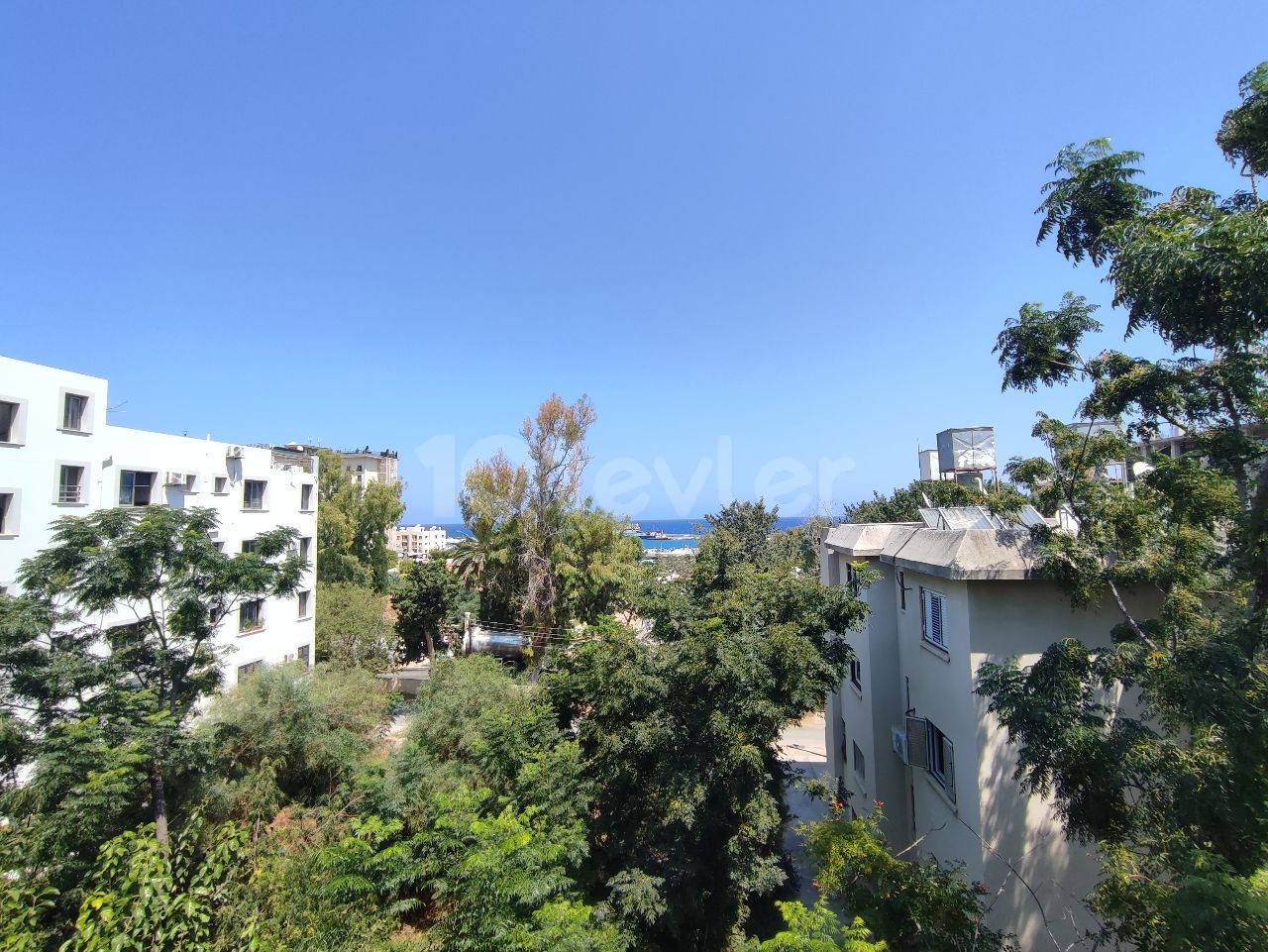 3+1 Wohnung Zur Miete In Kyrenia Zentrum Möbliert ** 