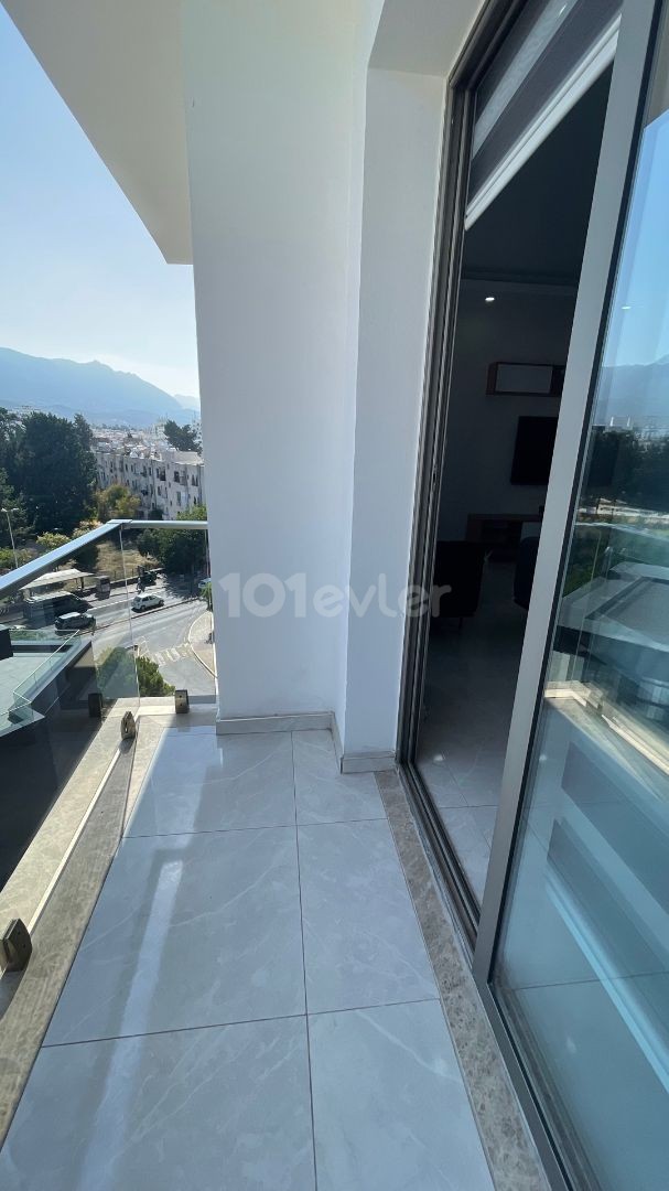 Girne merkezde kiralık lüks daire