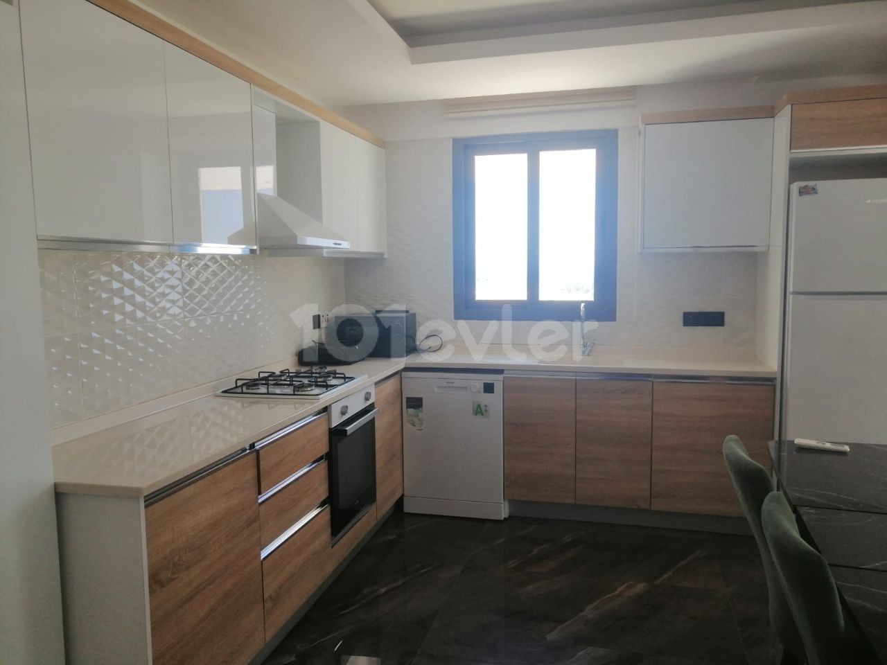 Girne merkezde kiralık lüks penthouse