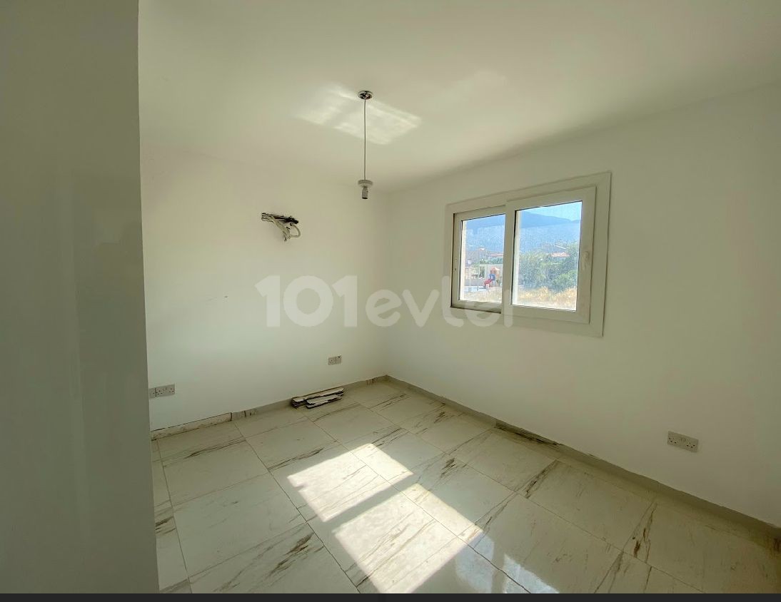 1 + 1 Apartment with pool for sale in Alsancak region ** 