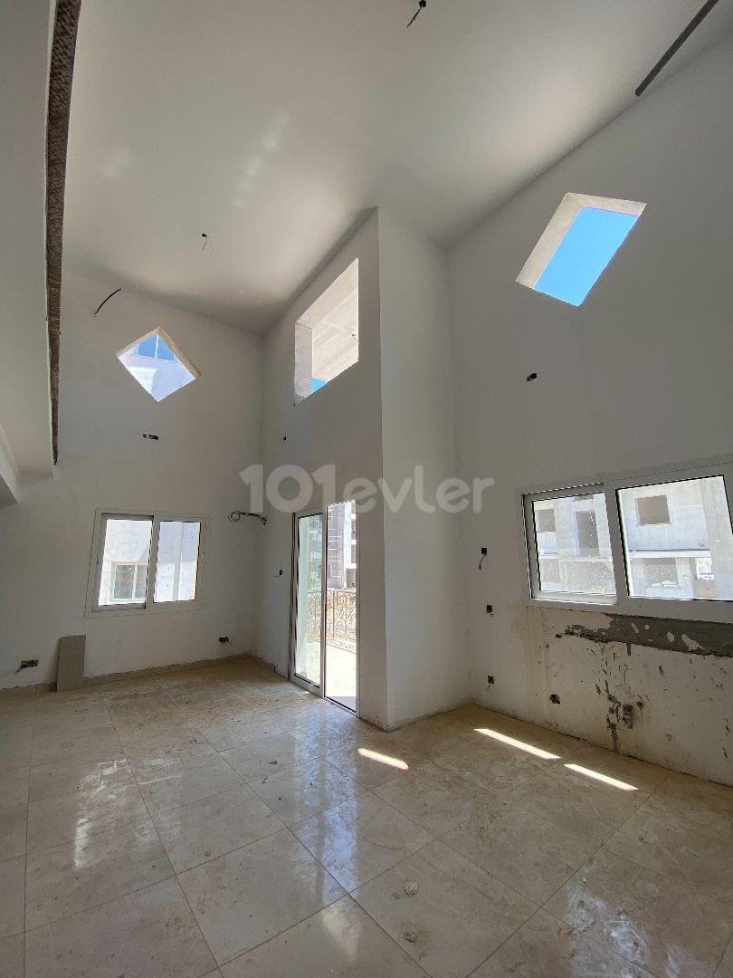 1 + 1 Apartment with pool for sale in Alsancak ** 