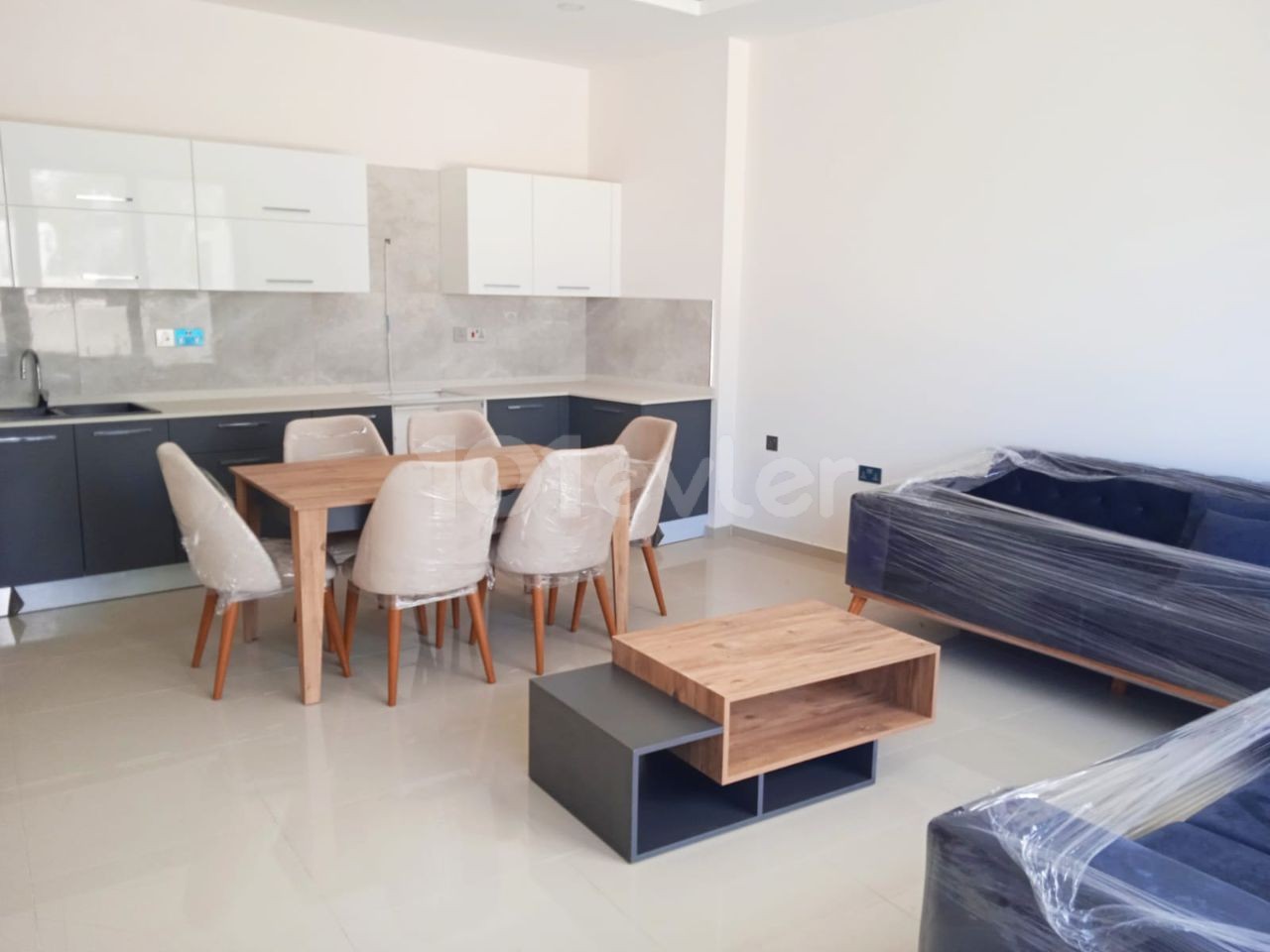 LUXURY RENTAL 2 + 1 IN THE CENTER OF KYRENIA ** 