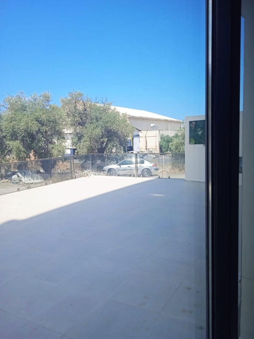 LUXUS ZU VERMIETEN IM ZENTRUM VON KYRENIA 2 + 1 ** 