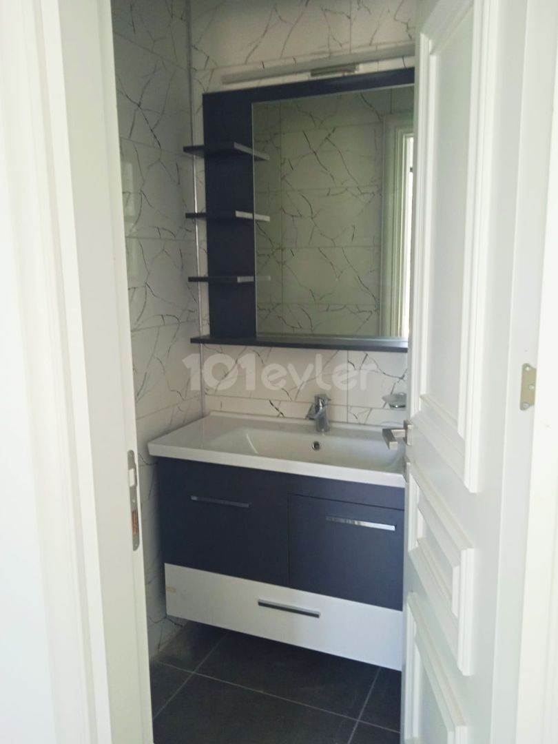 LUXURY RENTAL 2 + 1 IN THE CENTER OF KYRENIA ** 