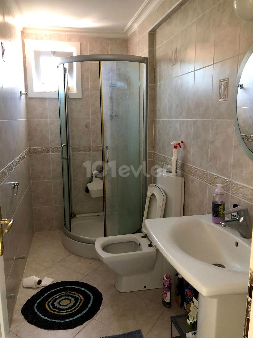 Bellapais yolunda kiralık özel havuzlu villa