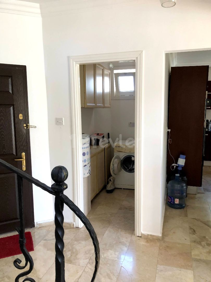 Bellapais yolunda kiralık özel havuzlu villa