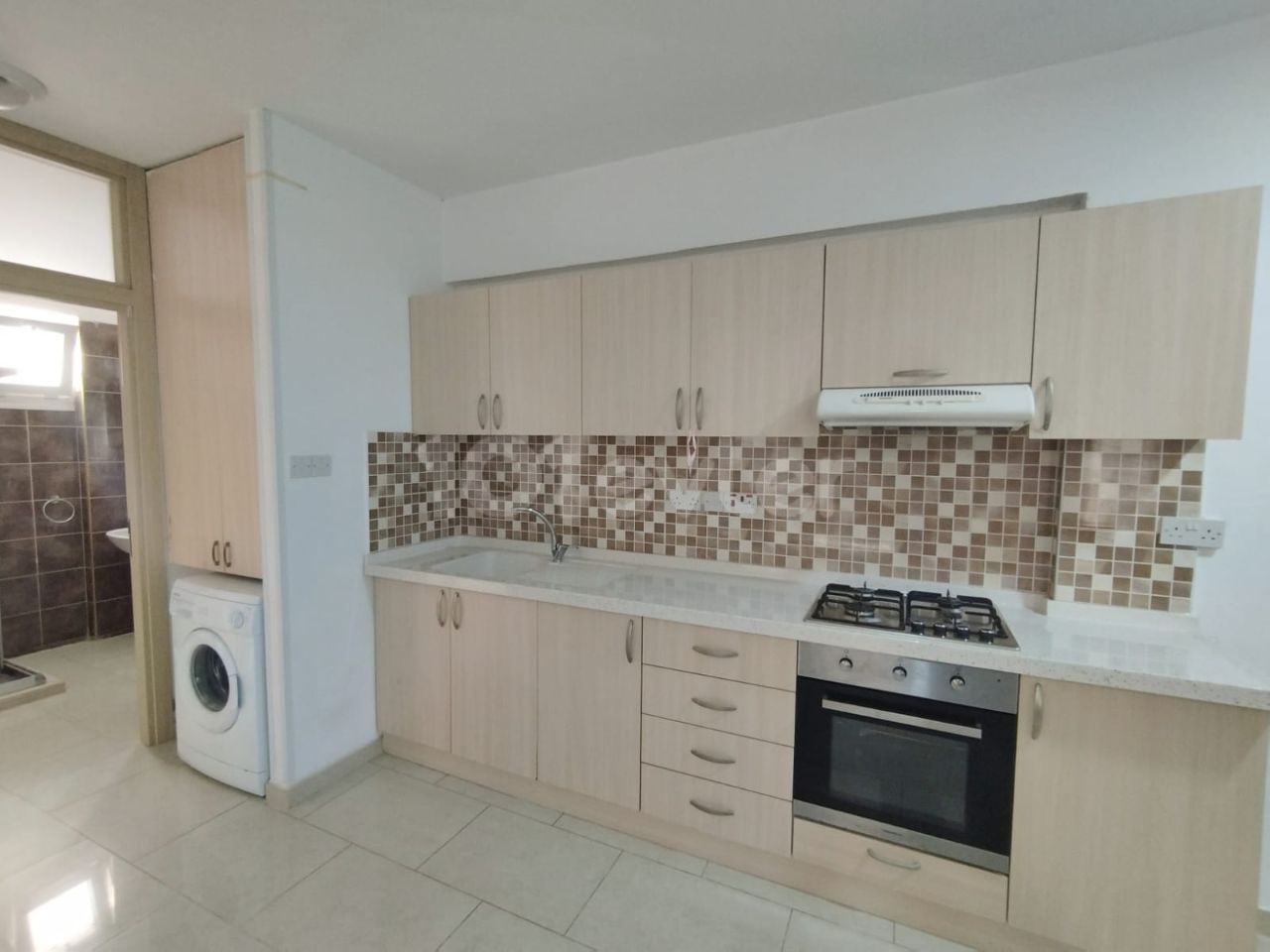 GİRNE MERKEZDE 2+1 KİRALIK DAİRE 