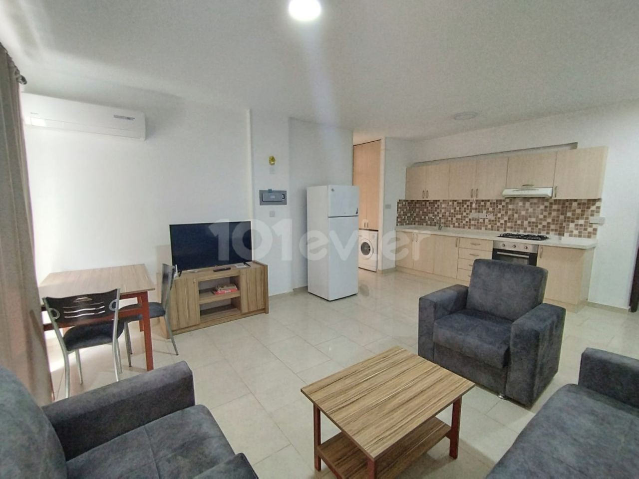 GİRNE MERKEZDE 2+1 KİRALIK DAİRE 