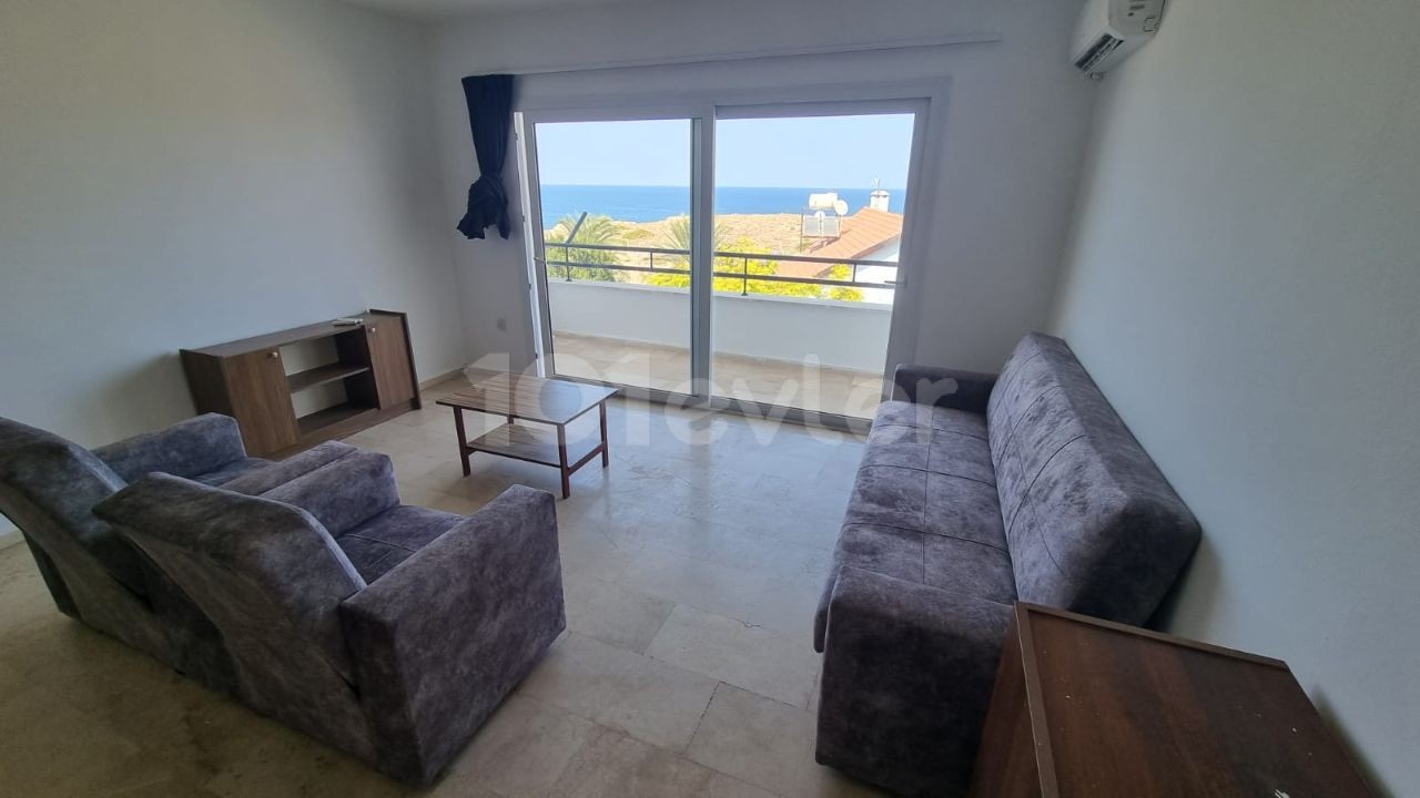 Girne Merkezde Kiralık 1+1 Daire 