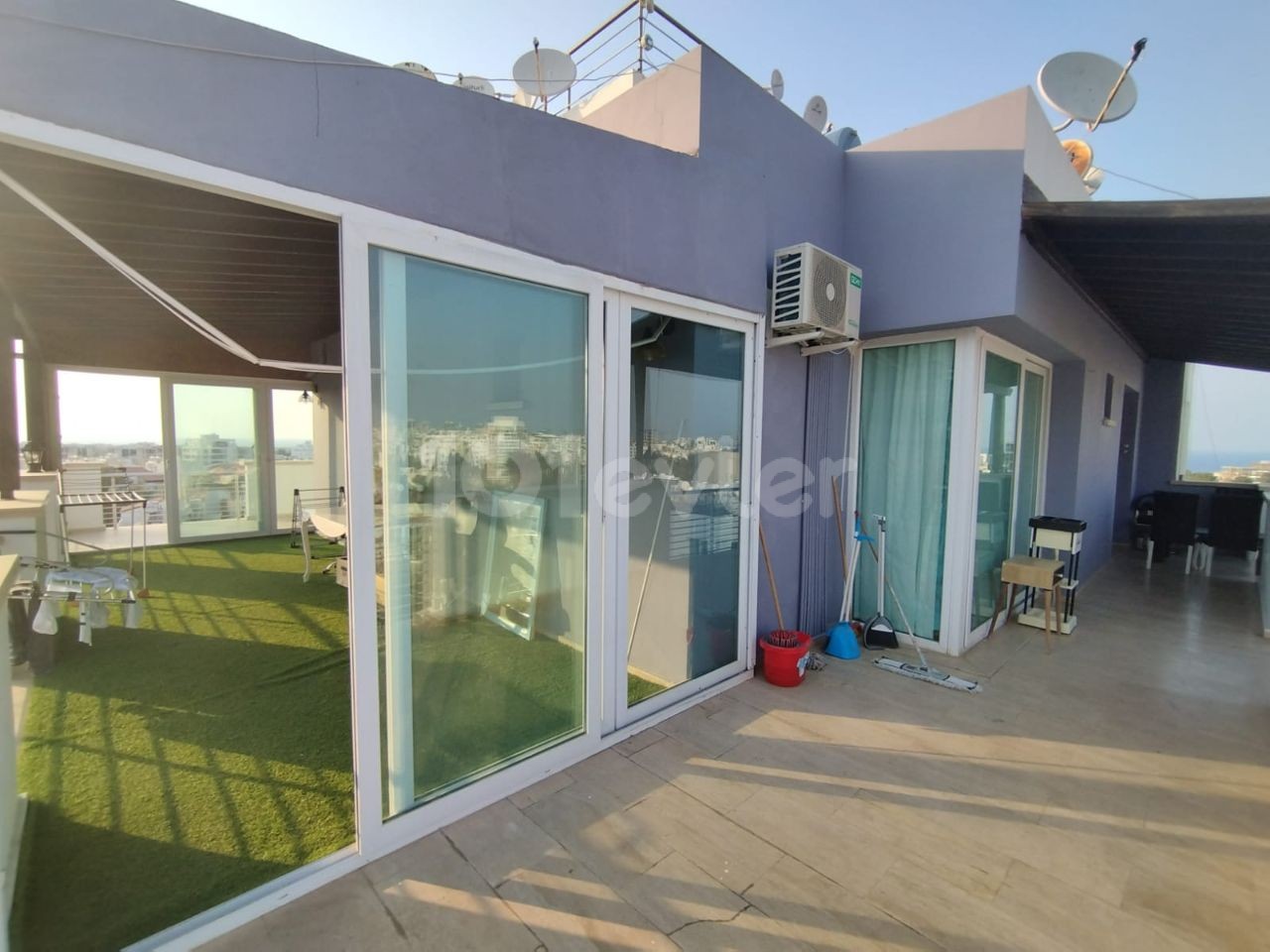 4+1 LUXURY PENTHOUSE FOR SALE / COMMERCIAL PERMIT / MAGNIFICENT VIEW IN THE CENTER OF KYRENIA!! ** 