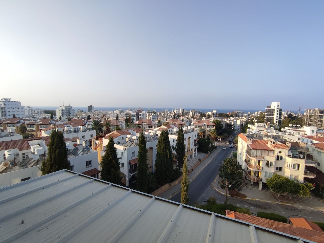 4+1 LUXURY PENTHOUSE FOR SALE / COMMERCIAL PERMIT / MAGNIFICENT VIEW IN THE CENTER OF KYRENIA!! ** 