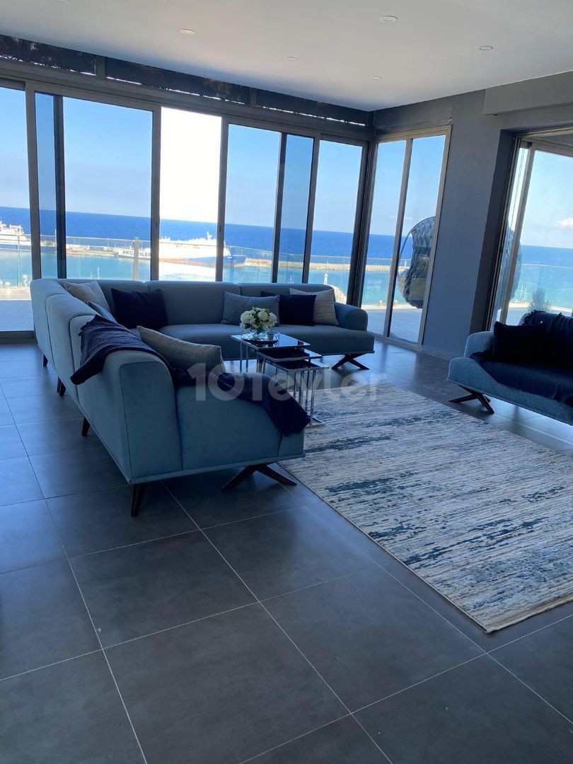 Zu verkaufen 3+1 Penthouse mit herrlichem Meerblick in Kyrenia Zentrum 