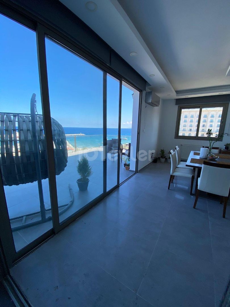 Zu verkaufen 3+1 Penthouse mit herrlichem Meerblick in Kyrenia Zentrum 