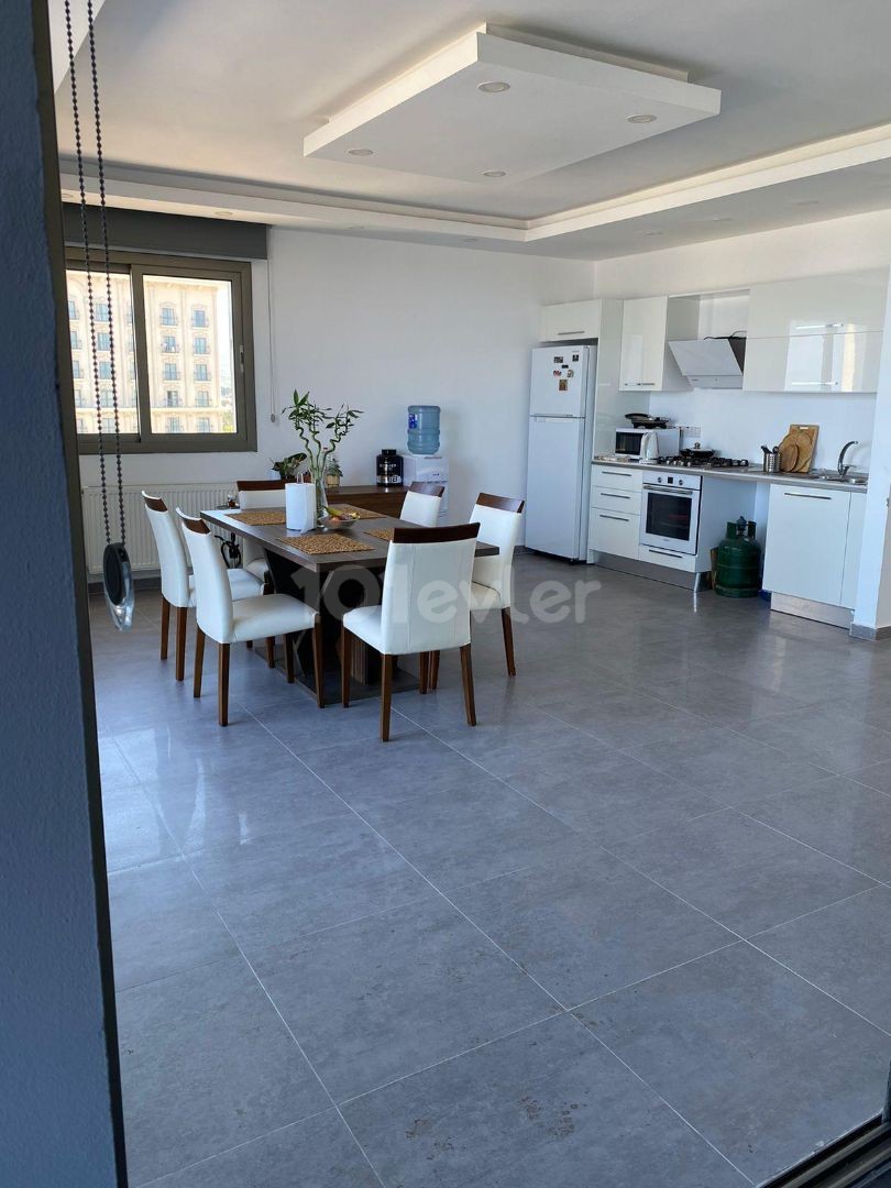 Girne Merkez Satılık 3+1 Muhteşem Deniz Manzaralı Penthouse ( SATILDI )