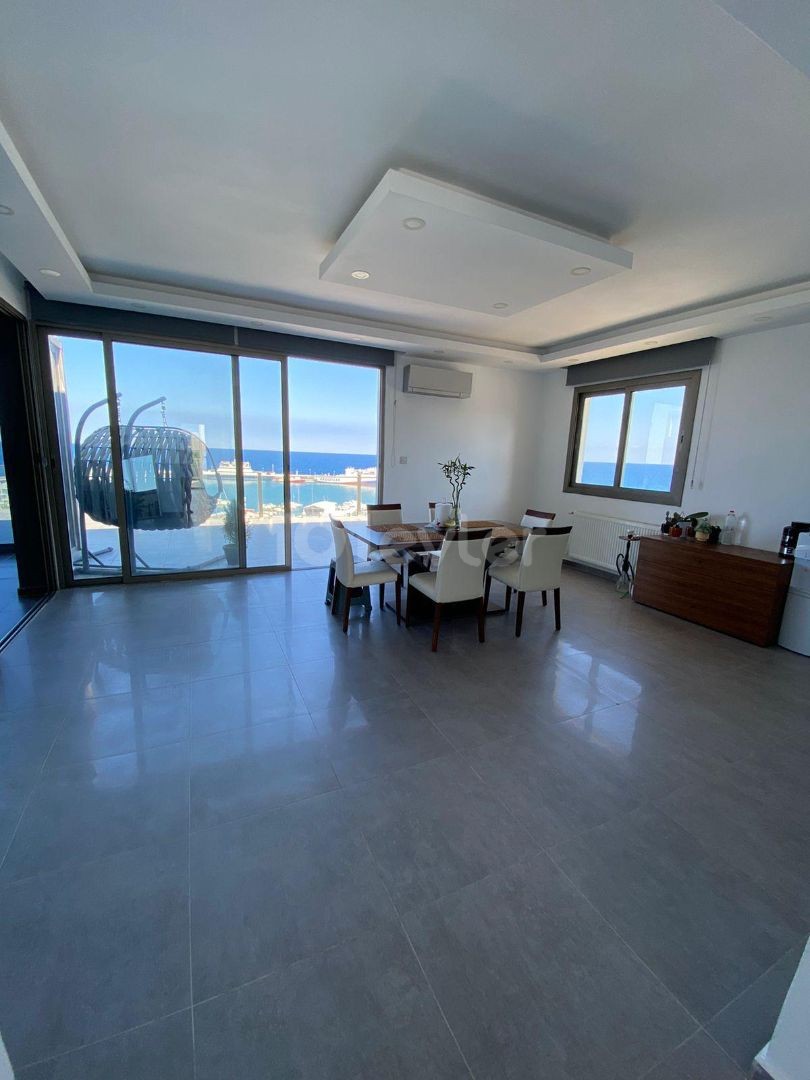 Girne Merkez Satılık 3+1 Muhteşem Deniz Manzaralı Penthouse ( SATILDI )