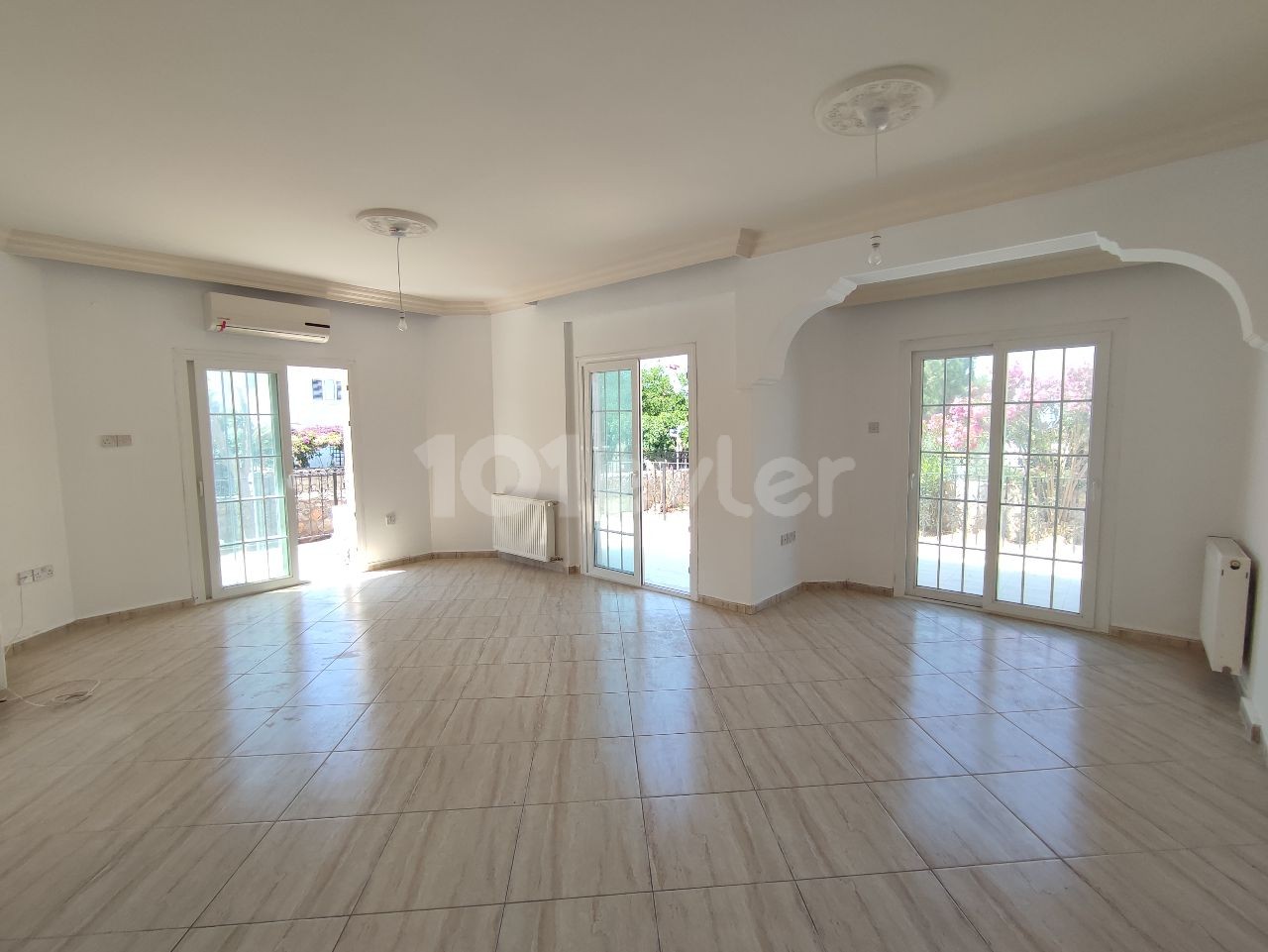 Villa For Sale in Doğanköy, Kyrenia