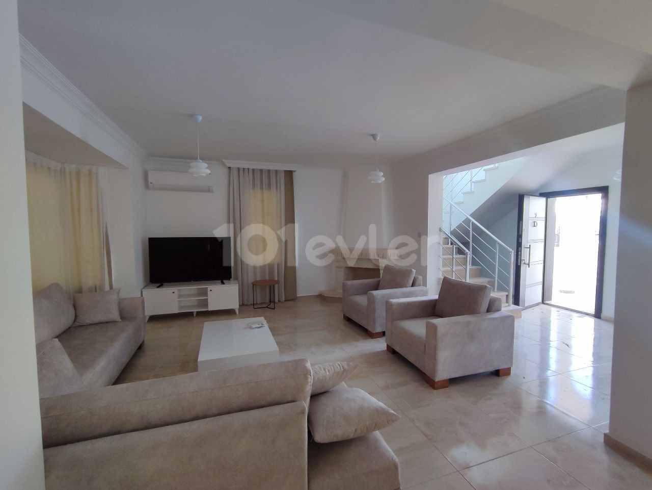 Kyrenia Alsancak 3+1 Fully Furnished Villa for Rent