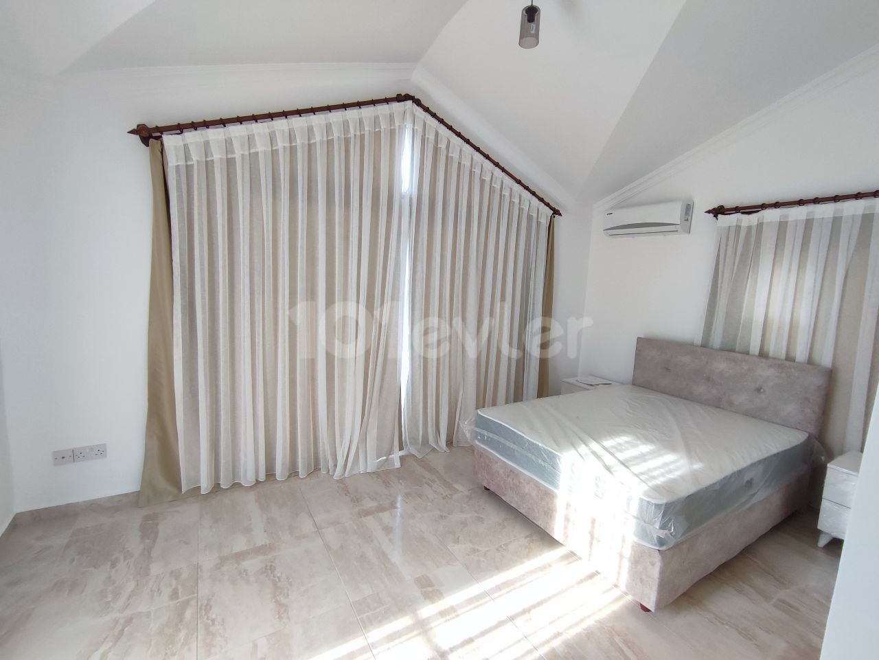 Kyrenia Alsancak 3+1 Fully Furnished Villa for Rent