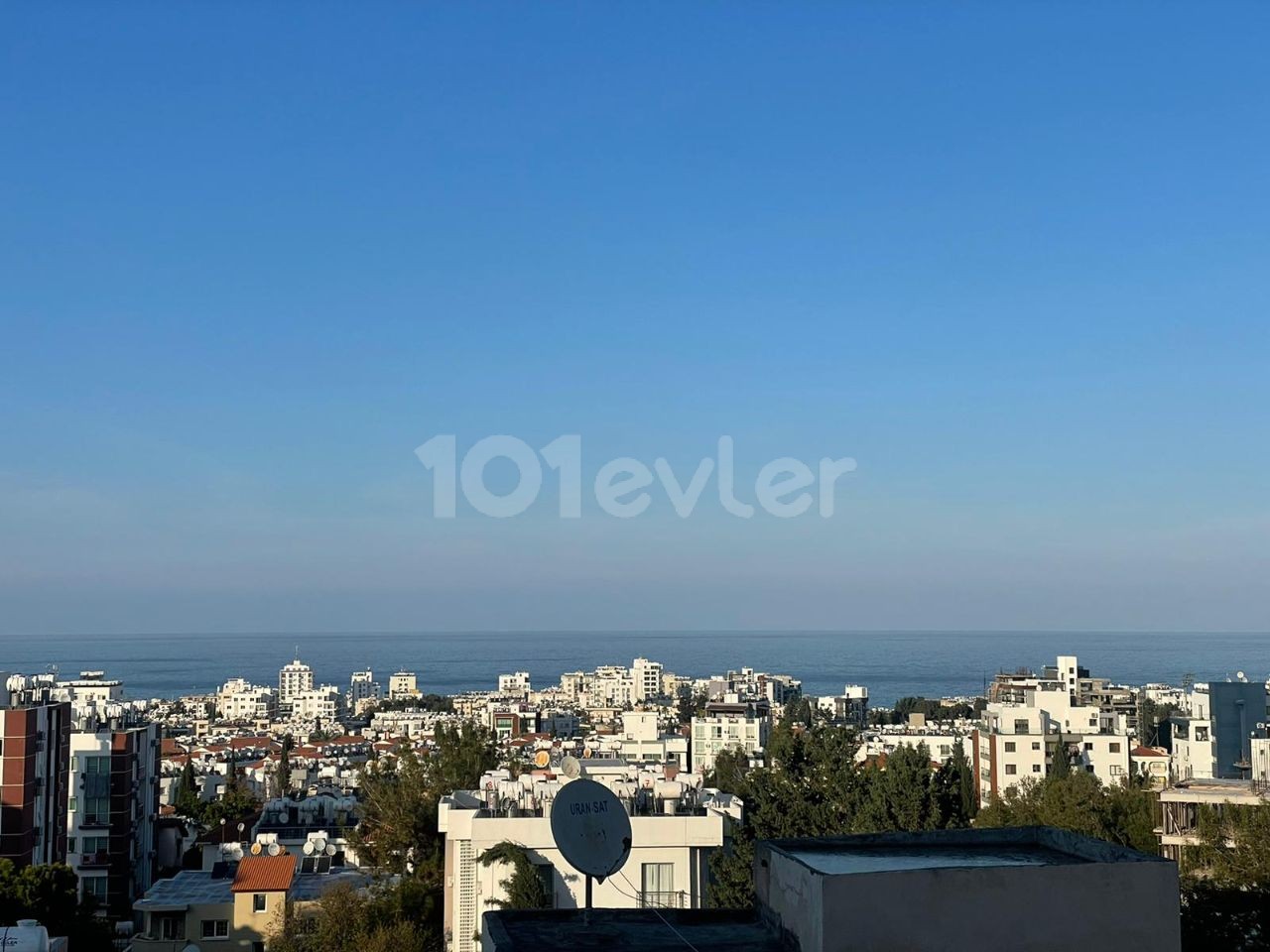 2+1 APARTMENT WITH SEA VIEW IN THE CENTER OF GUINEA 