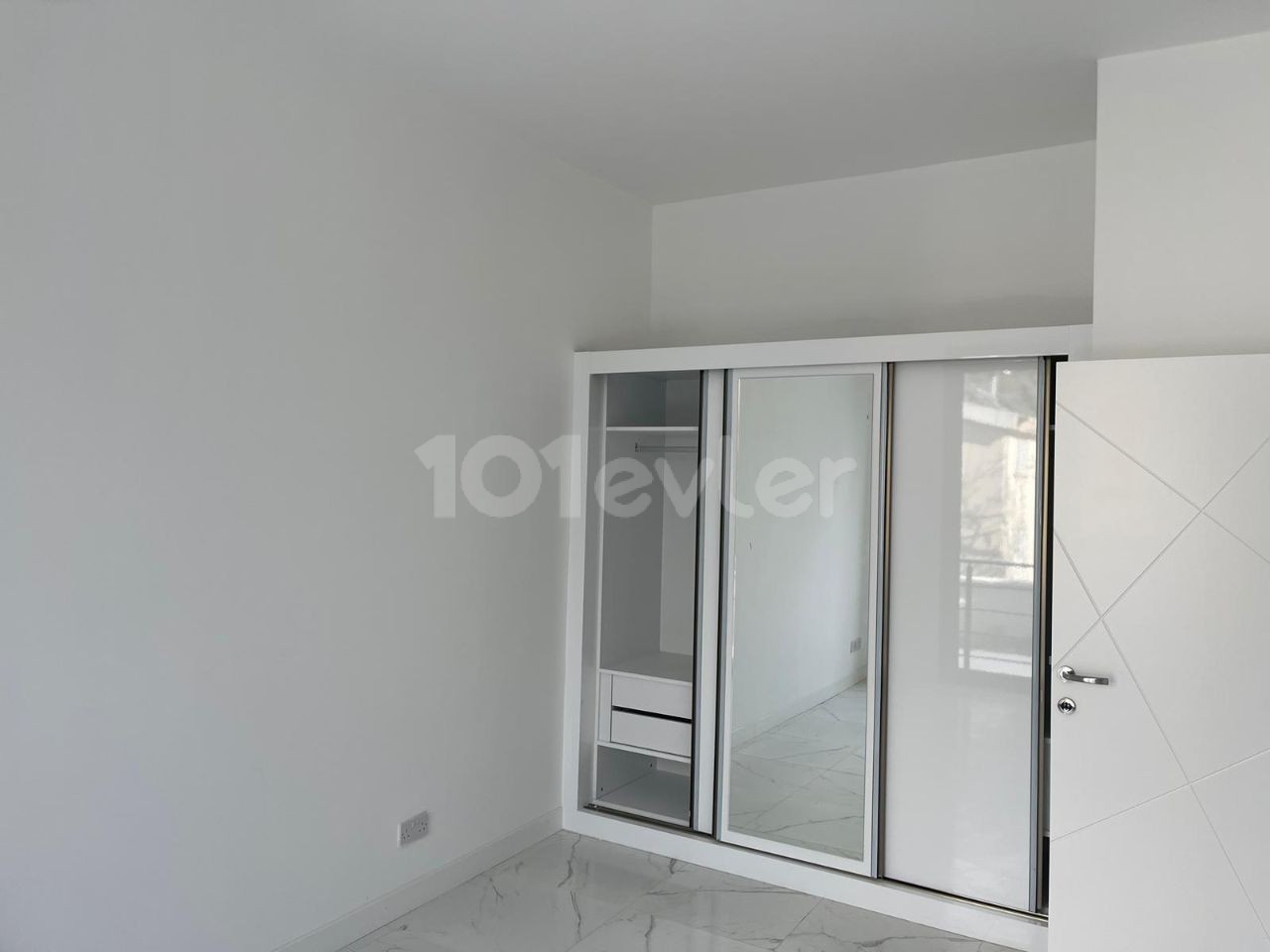 2+1 Apartment for Sale in Alsancak, Kyrenia