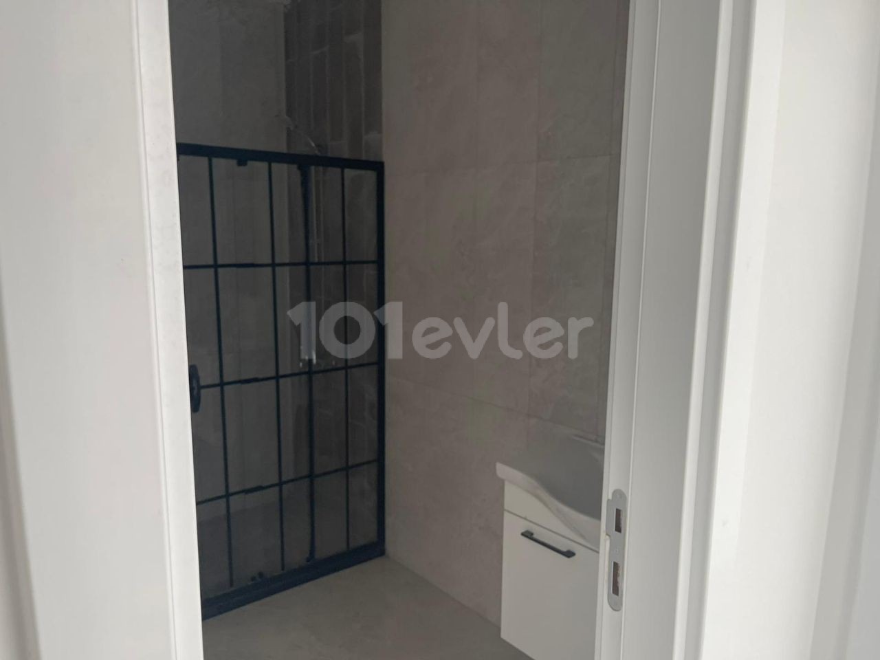 2+1 Apartment for Sale in Alsancak, Kyrenia