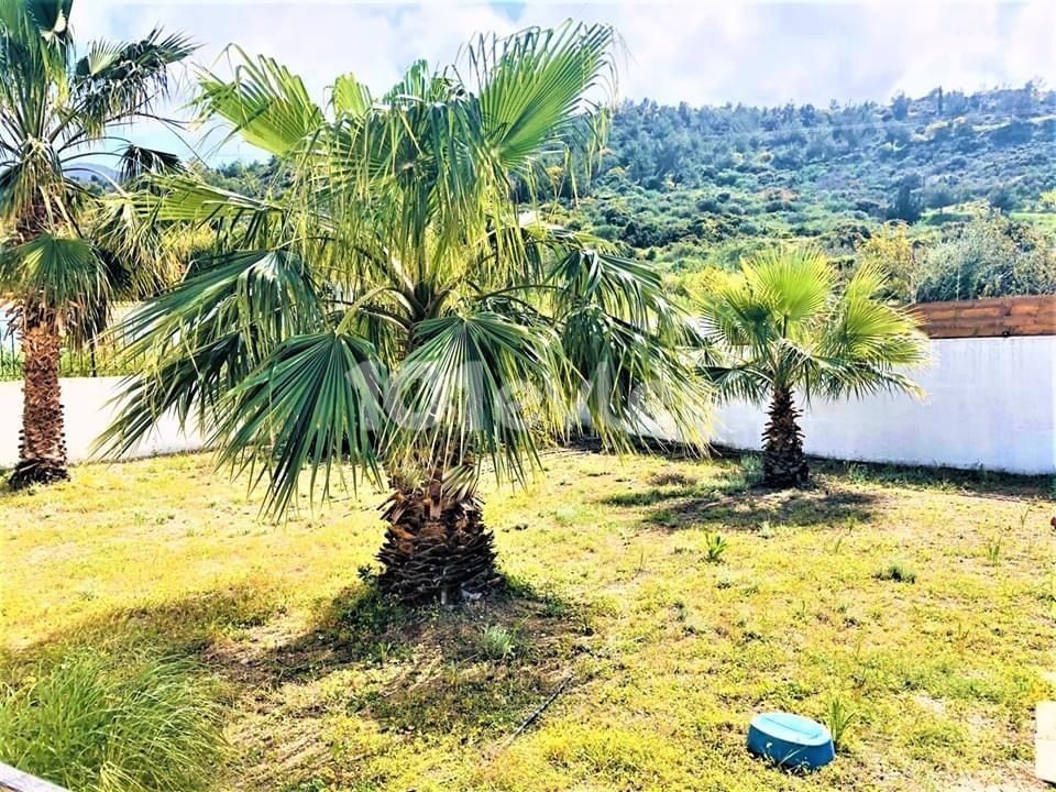 Girne Karşıyaka'da Muhteşem Manzaralı  Süper Fiyata  Süper Lüks  Satılık  Villa