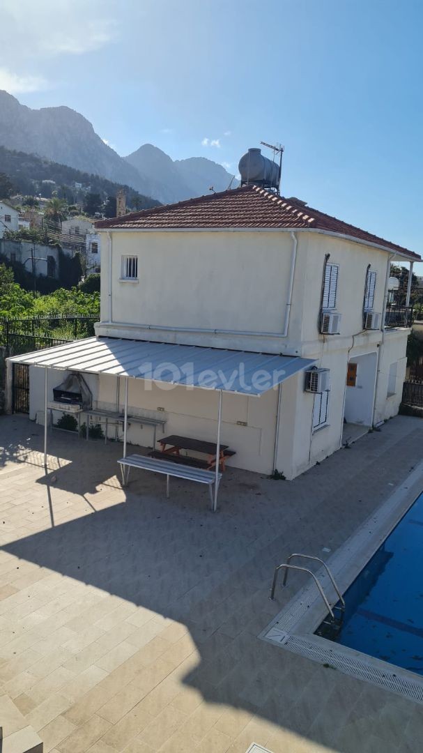 2 VILLAS FOR SALE IN 1200m2 LAND IN LAPTA, GİRNE