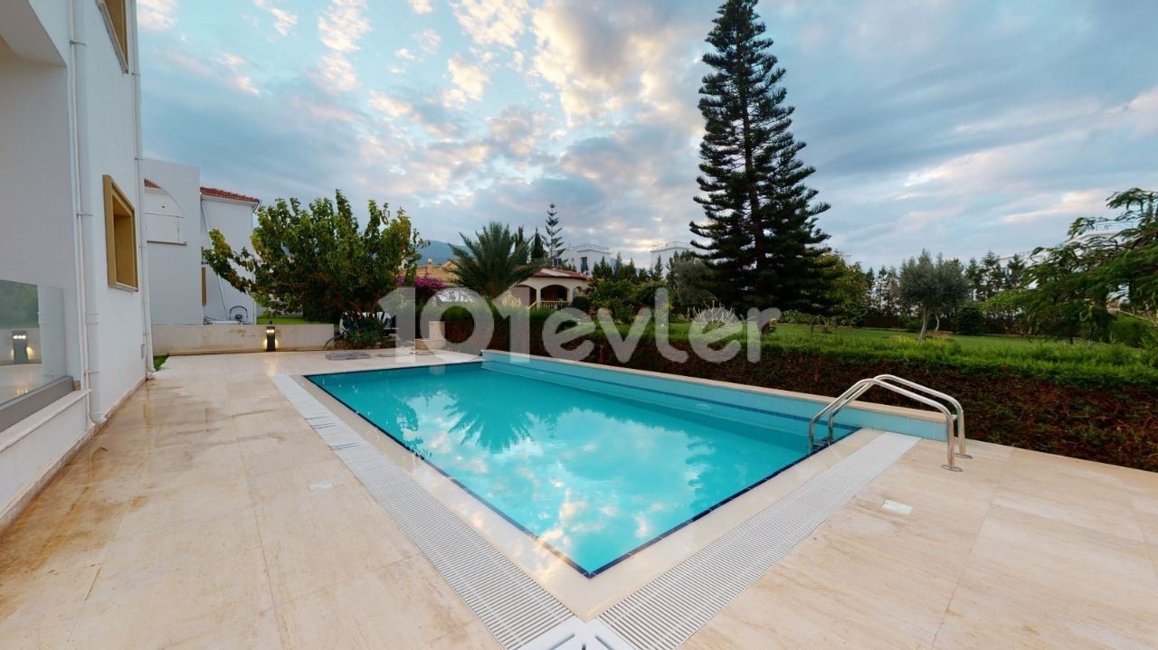 VILLA FOR SALE IN GİRNE ALSANCAK WALKING DISTANCE TO THE SEA