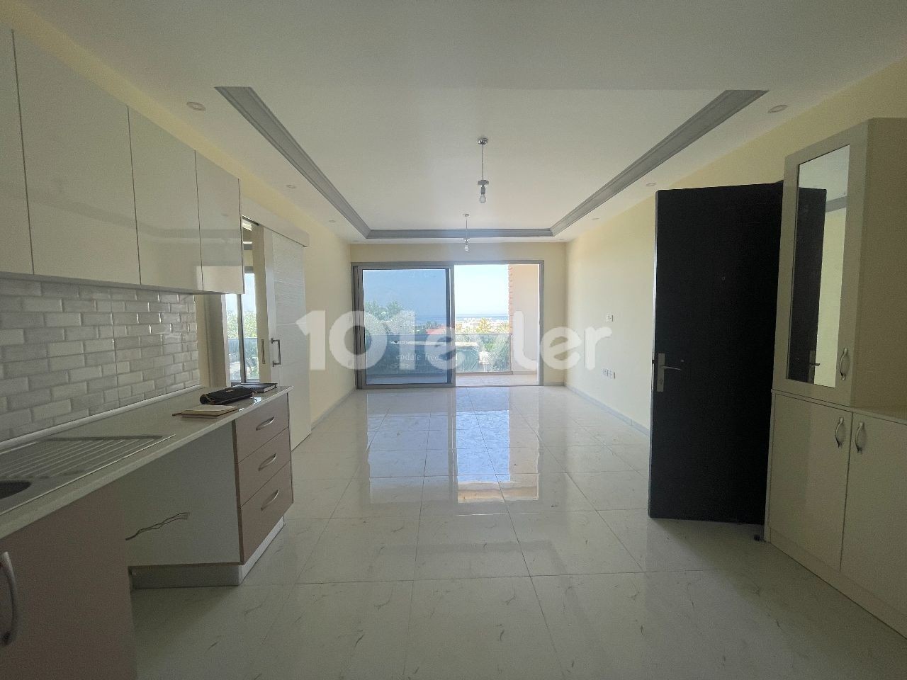 Ready to Move 2+1 Apartment with Sea and Mountain Views in Alsancak, Kyrenia