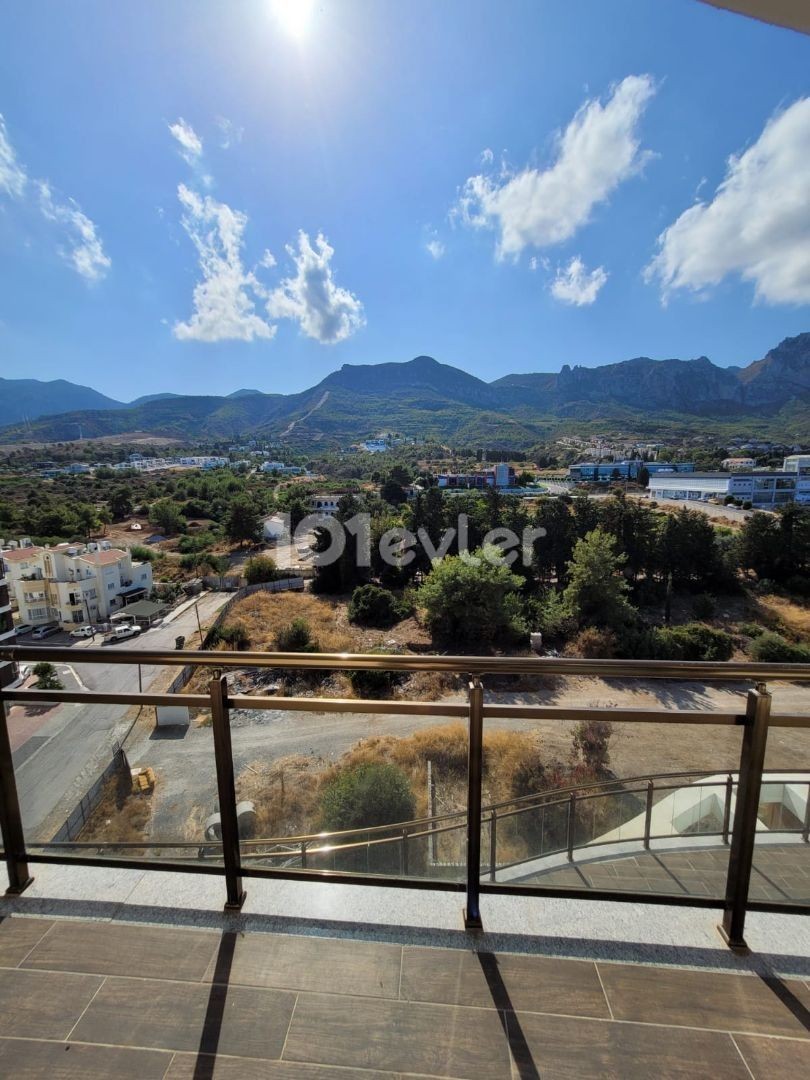 Girne Merkezde Kiralık Dublex Penthouse Daire