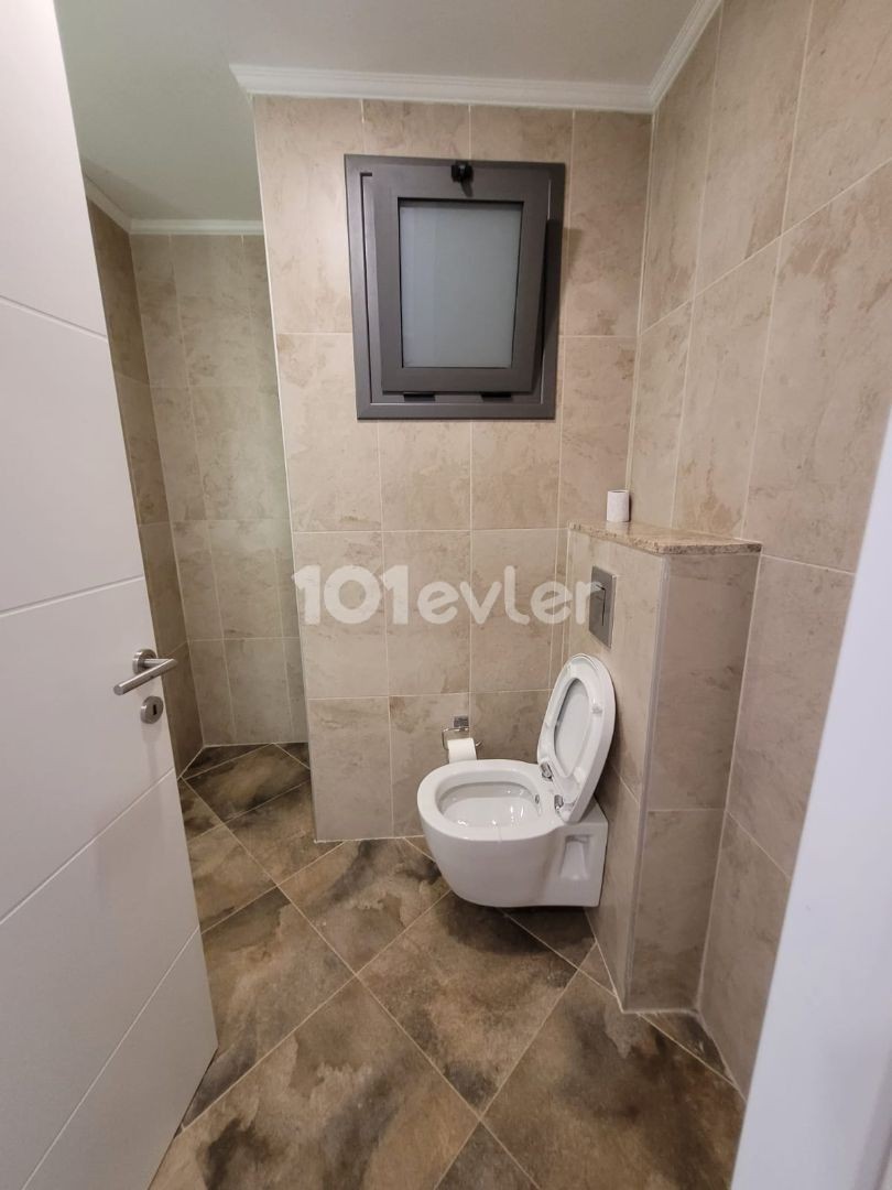 Duplex-Penthouse-Wohnung zur Miete in Kyrenia Zentrum