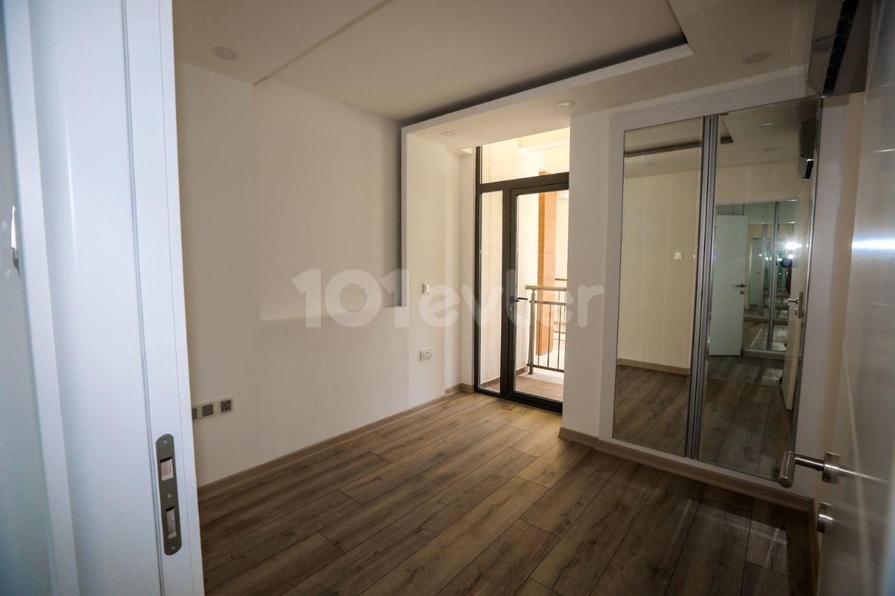 Vollständig möblierte 3+1 Luxus-Duplex-Wohnung zum Verkauf in Kyrenia Centre