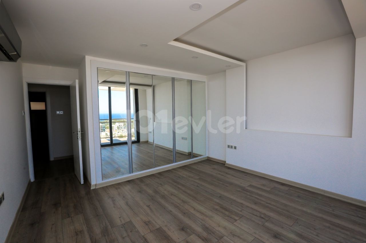 Girne Merkez'de Full Eşyalı Satılık 3+1 Lüks Dubleks Daire