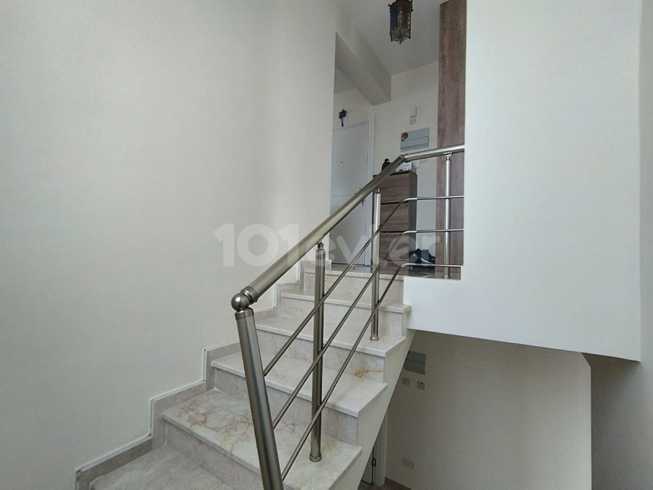 Komplett möbliertes, luxuriöses 3+1-Duplex-Penthouse zum Verkauf im Zentrum von Kyrenia