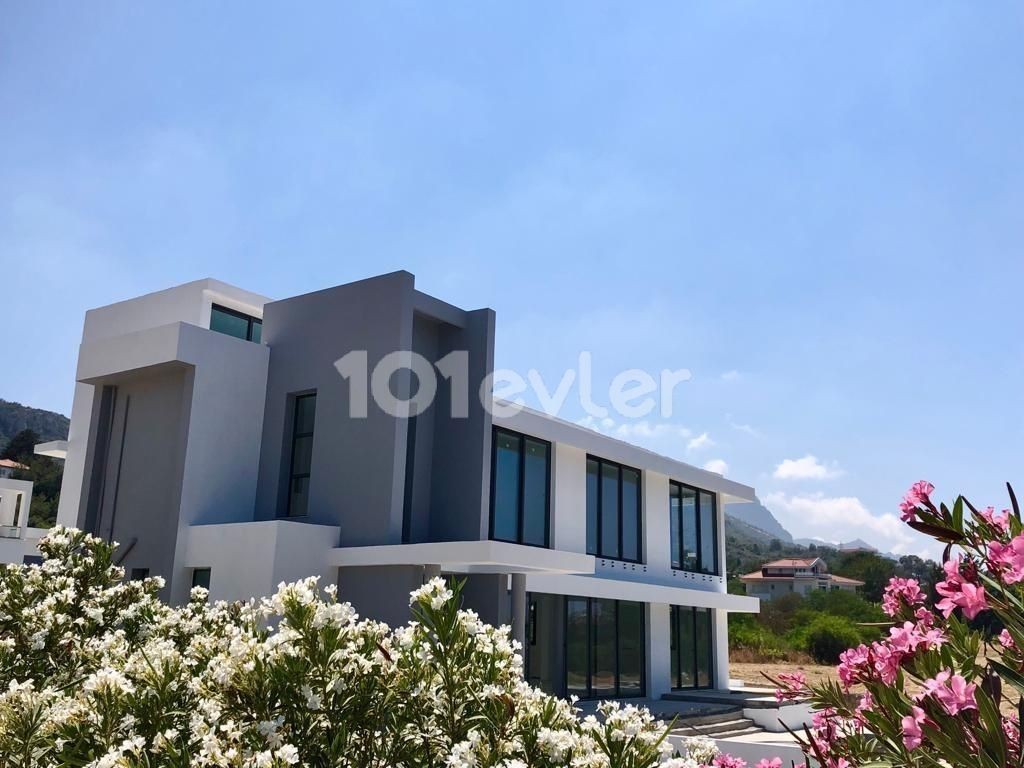 4+1 Meerblick Luxus-Villa zu verkaufen in Kyrenia Ciklos