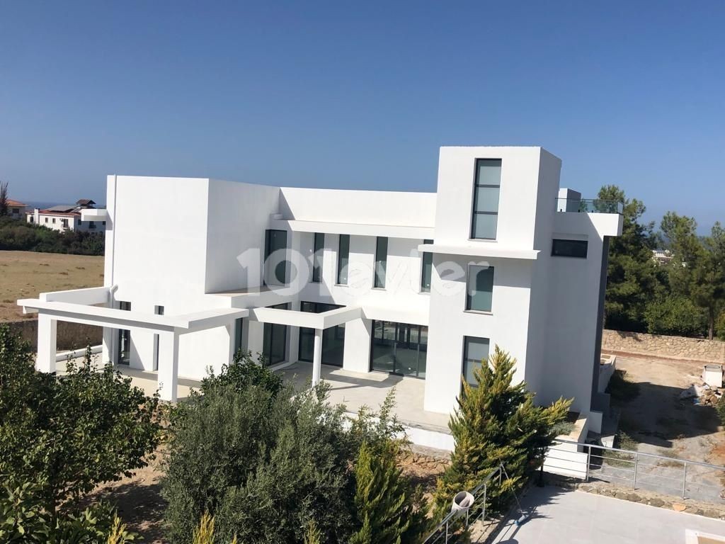 4+1 Meerblick Luxus-Villa zu verkaufen in Kyrenia Ciklos