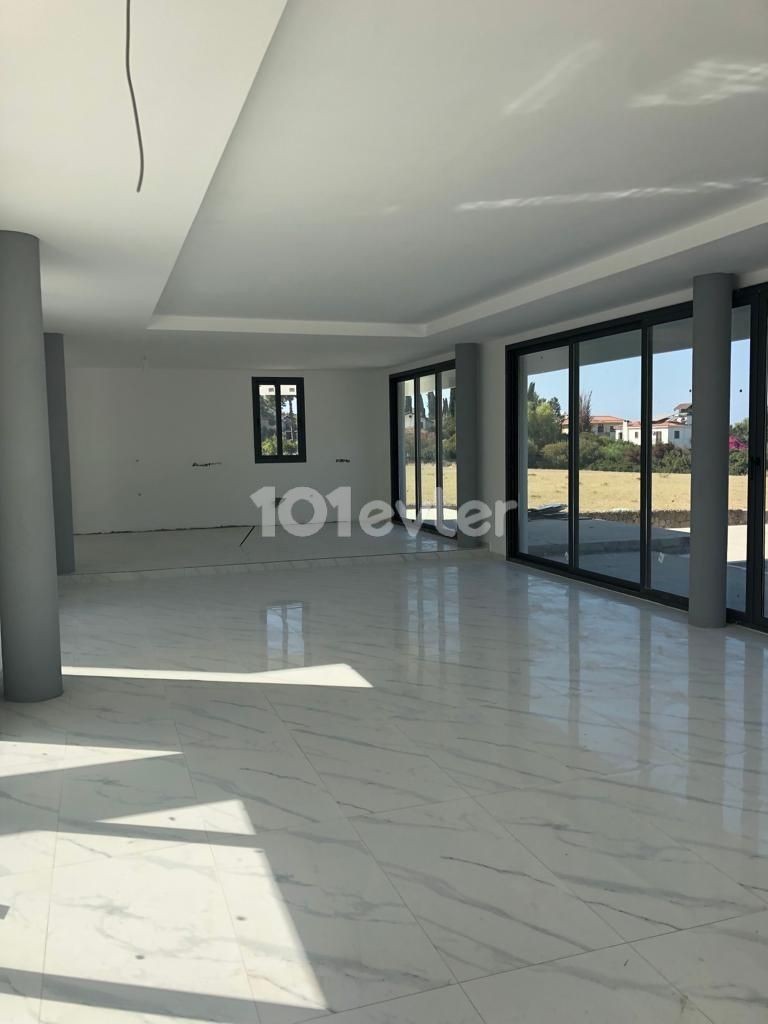 4+1 Meerblick Luxus-Villa zu verkaufen in Kyrenia Ciklos