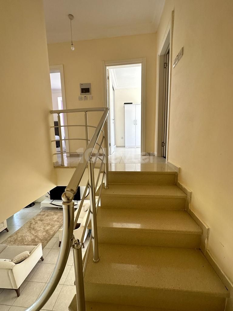 MÖBLIERTE 3+1 DUPLEX WOHNUNG ZU VERKAUFEN IN LEFKOŞA MİNARELİKÖY