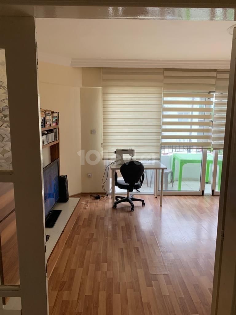 Girne Merkez'de Full Eşyalı Satılık 3+1 Daire