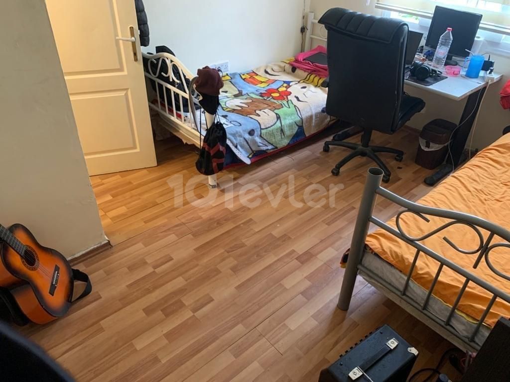 Girne Merkez'de Full Eşyalı Satılık 3+1 Daire