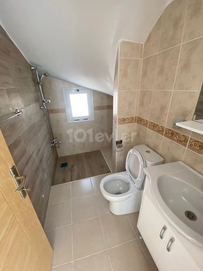 Girne Karşıyaka'da 3+1 Kiralık Lüks Villa