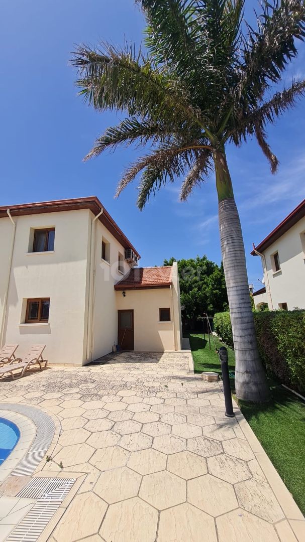 4+1 Villa zu vermieten in Alsancak, Gehentfernung zum Strand