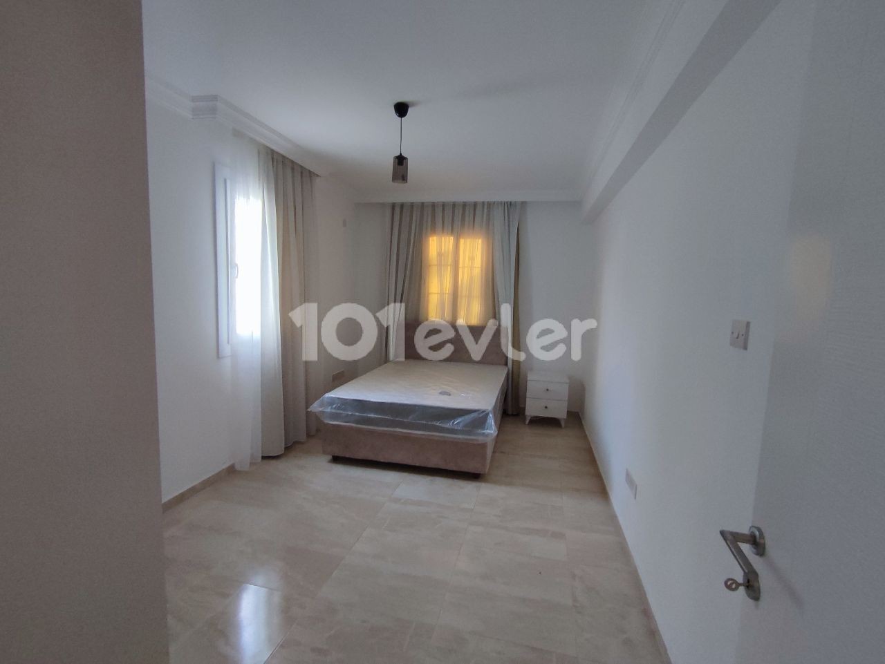 Girne Alsancak 3+1 Full Eşyalı Satılık Villa