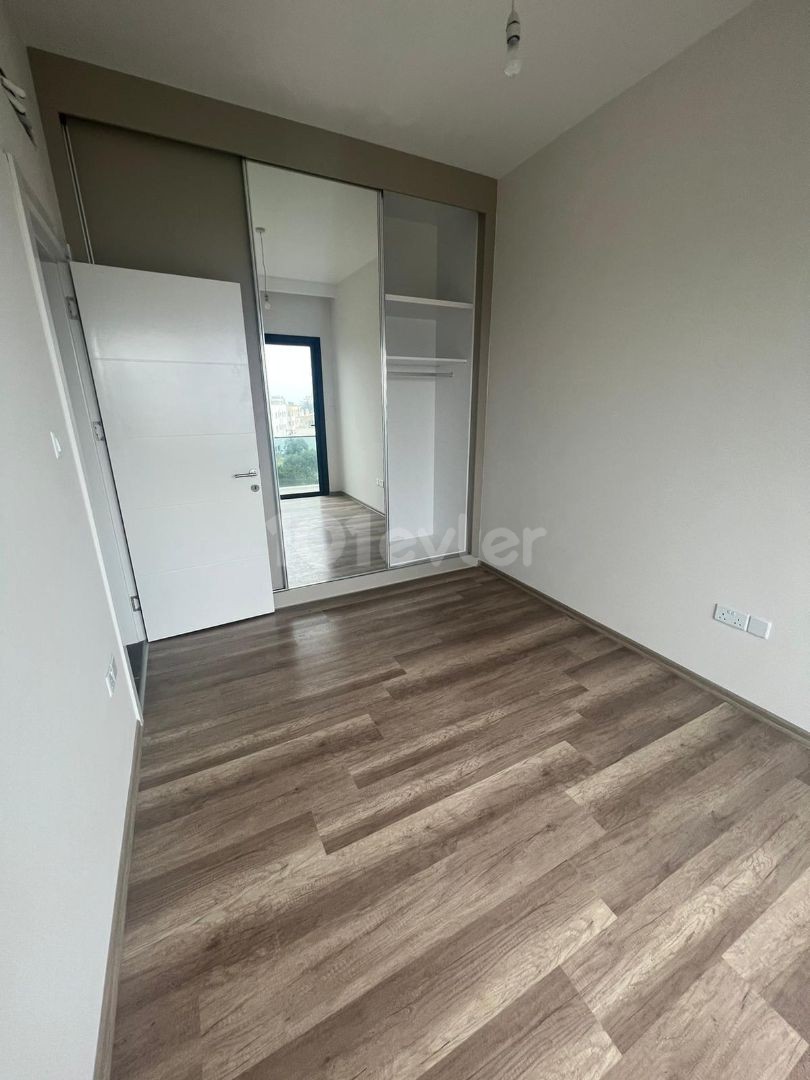 GİRNE MERKEZ'DE TAŞINMAYA HAZIR  2+1 DAİRE