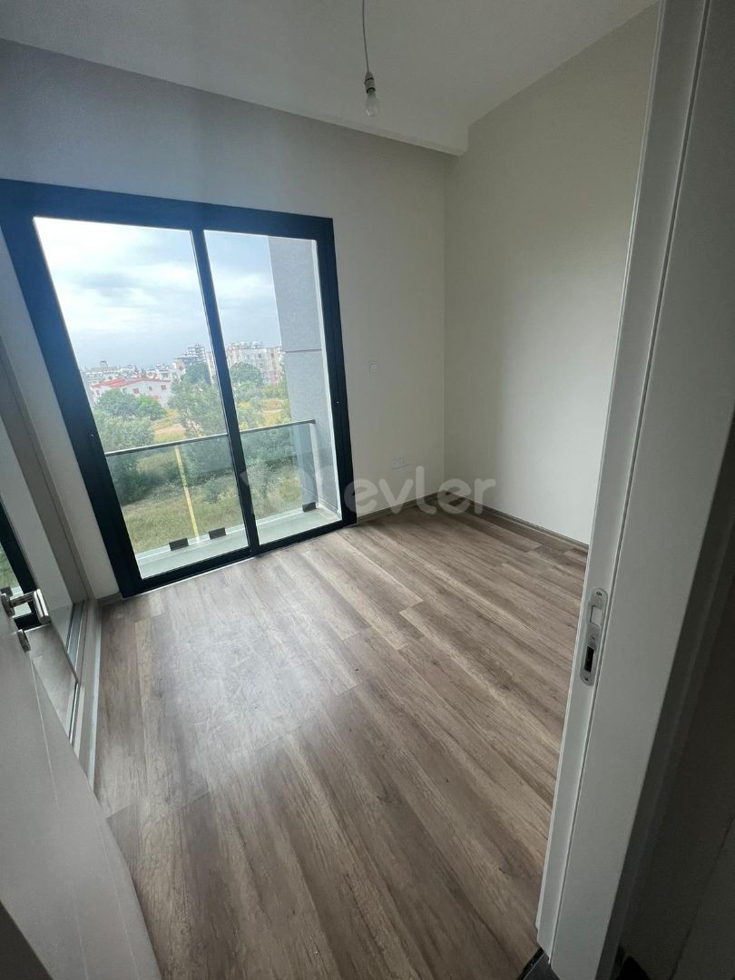 GİRNE MERKEZ'DE TAŞINMAYA HAZIR  2+1 DAİRE